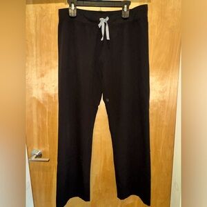 Black Figs Livingston style scrub pants. Size Large.